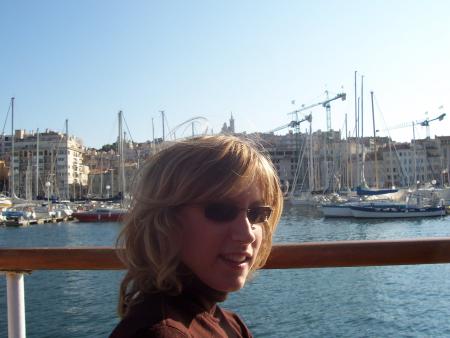 Maga sur le bateau pour aller &agrave; l'&icirc;le d'If