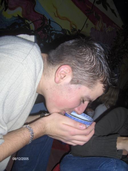 Pierre buvant son th&eacute;