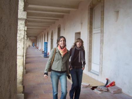 les deux filles dans la charit&eacute;